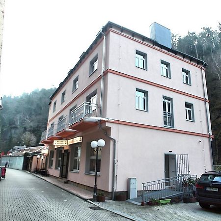 Hotel Kotva Hrensko Ngoại thất bức ảnh